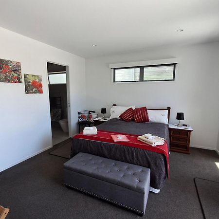 Papamoa Beach, Pohutukawa Deluxe Studio, On Hugoway エクステリア 写真