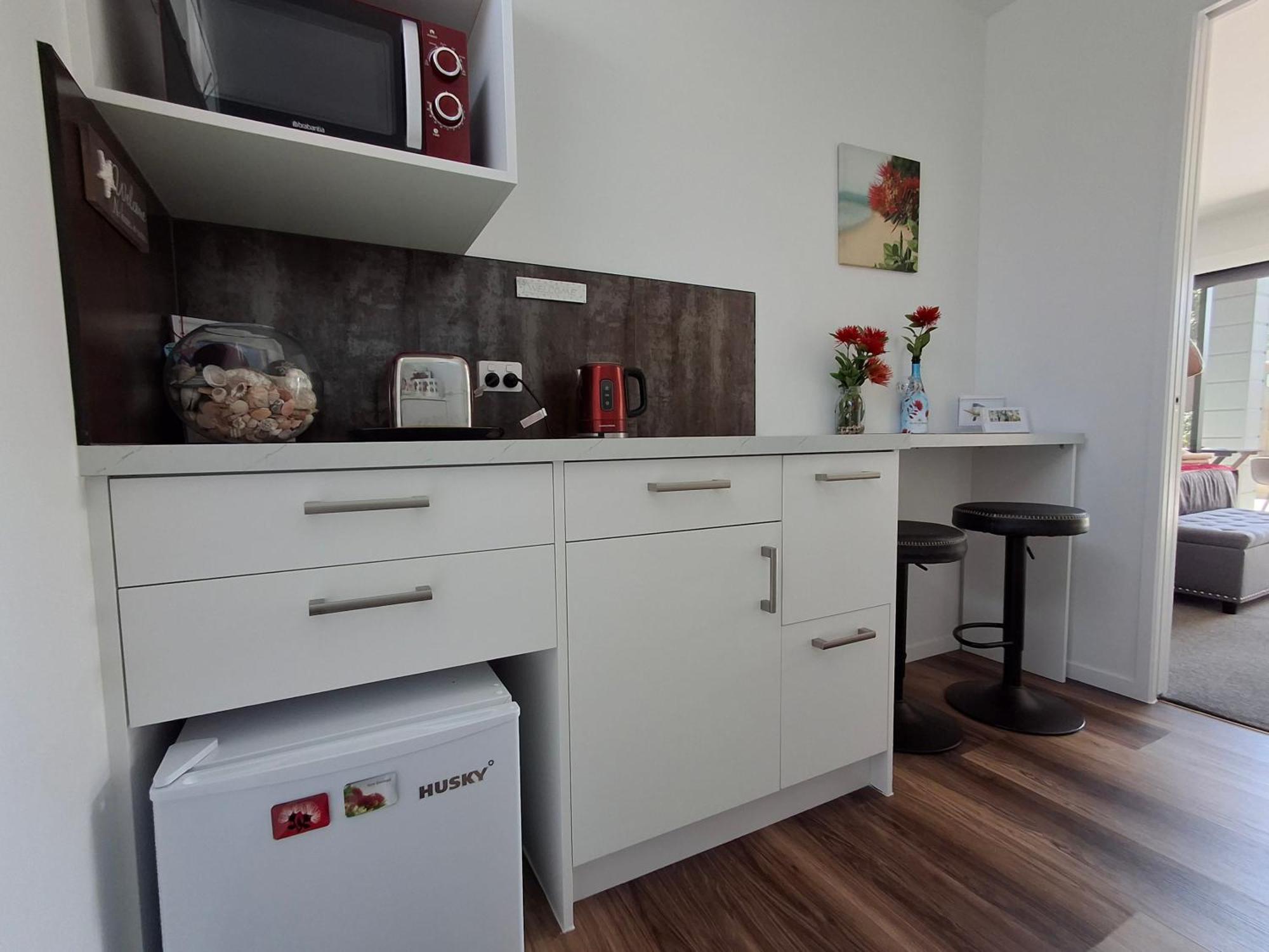 Papamoa Beach, Pohutukawa Deluxe Studio, On Hugoway エクステリア 写真